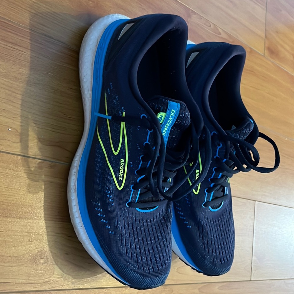 Brooks Glycerin 19 running shoes